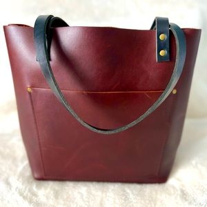 Cognac Medium Classic Tote Bag